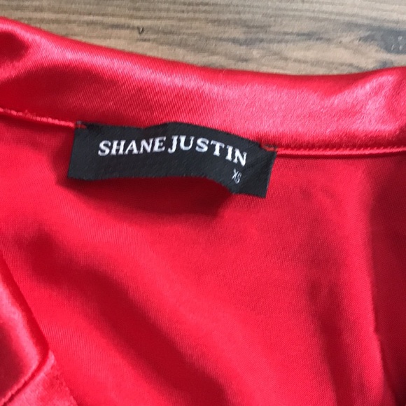 Shane Justin red satin crop top shirt criss cross size XS - Picture 2 of 13